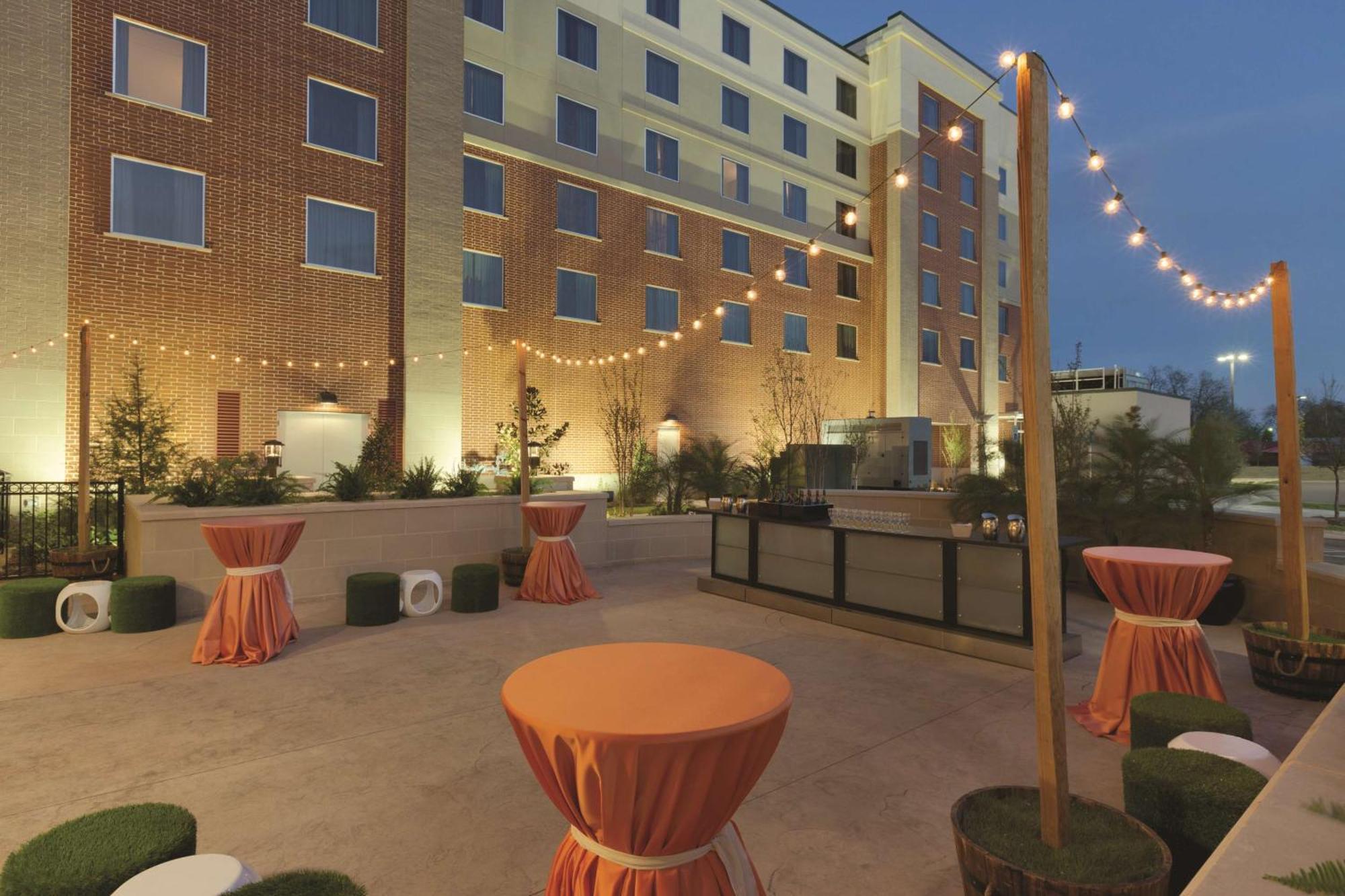 Embassy Suites Oklahoma City Downtown/Medical Center Eksteriør billede
